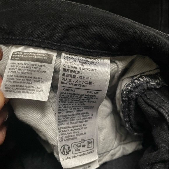 Levi x Denim Tears ‼️
Size 30 W x 32 L ‼️
Worn 3 times ‼️
Price negotiable ‼️ - Picture 5 of 8